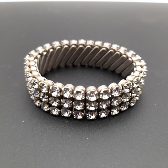 Vintage 1950s Clear Pronged Rhinestone Expansion Bracelet - Made in Japan - Picture 4 of 11